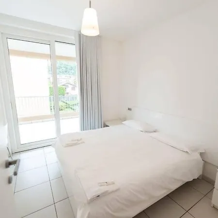 شقة Modern 3 Bedroom On Maggiore